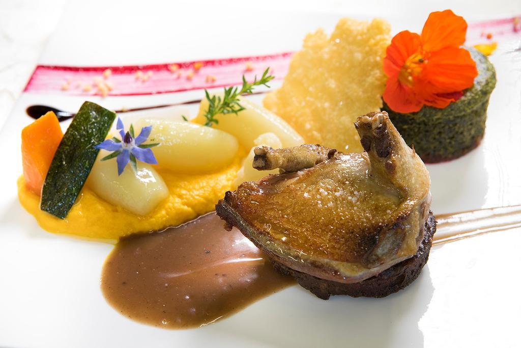 Logis Hotel - Restaurant - Spa - Le Relais De Farrou Villefranche-de-Rouergue Kültér fotó